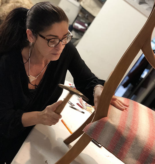 tapissier d'ameublement Var-tapisserie d'ameublement Sainte-Maxime-sellerie de bateau Saint-Tropez-ameublement professionnel Var-decoration d'interieur Sainte-Maxime-tapissier decorateur Sainte-Maxime