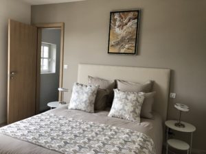 tapissier d ameublement Var-tapisserie d'ameublement Sainte-Maxime-sellerie de bateau Saint-Tropez-ameublement professionnel Var-decoration d'interieur Sainte-Maxime-tapissier decorateur Sainte-Maxime