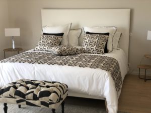 tapissier d ameublement Var-tapisserie d'ameublement Sainte-Maxime-sellerie de bateau Saint-Tropez-ameublement professionnel Var-decoration d'interieur Sainte-Maxime-tapissier decorateur Sainte-Maxime