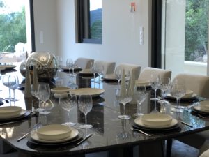 tapissier d ameublement Var-tapisserie d'ameublement Sainte-Maxime-sellerie de bateau Saint-Tropez-ameublement professionnel Var-decoration d'interieur Sainte-Maxime-tapissier decorateur Sainte-Maxime