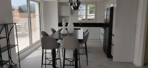 tapissier d ameublement Var-tapisserie d'ameublement Sainte-Maxime-sellerie de bateau Saint-Tropez-ameublement professionnel Var-decoration d'interieur Sainte-Maxime-tapissier decorateur Sainte-Maxime