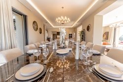 tapissier d ameublement Var-tapisserie d'ameublement Sainte-Maxime-sellerie de bateau Saint-Tropez-ameublement professionnel Var-decoration d'interieur Sainte-Maxime-tapissier decorateur Sainte-Maxime