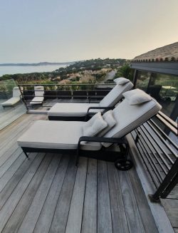 tapissier d ameublement Var-tapisserie d'ameublement Sainte-Maxime-sellerie de bateau Saint-Tropez-ameublement professionnel Var-decoration d'interieur Sainte-Maxime-tapissier decorateur Sainte-Maxime