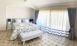 tapissier d ameublement Var-tapisserie d'ameublement Sainte-Maxime-sellerie de bateau Saint-Tropez-ameublement professionnel Var-decoration d'interieur Sainte-Maxime-tapissier decorateur Sainte-Maxime