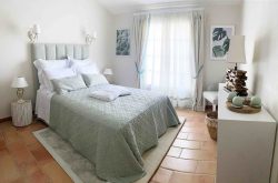 tapissier d ameublement Var-tapisserie d'ameublement Sainte-Maxime-sellerie de bateau Saint-Tropez-ameublement professionnel Var-decoration d'interieur Sainte-Maxime-tapissier decorateur Sainte-Maxime