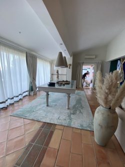 tapissier d ameublement Var-tapisserie d'ameublement Sainte-Maxime-sellerie de bateau Saint-Tropez-ameublement professionnel Var-decoration d'interieur Sainte-Maxime-tapissier decorateur Sainte-Maxime