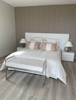 tapissier d ameublement Var-tapisserie d'ameublement Sainte-Maxime-sellerie de bateau Saint-Tropez-ameublement professionnel Var-decoration d'interieur Sainte-Maxime-tapissier decorateur Sainte-Maxime